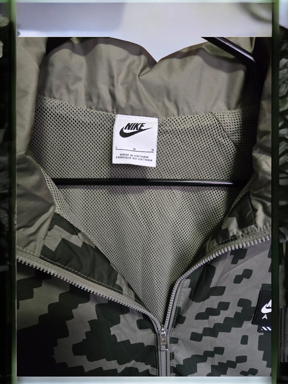 Nike Air Gray Pixel Camo Windbreaker Pullover - Picture 4 of 7